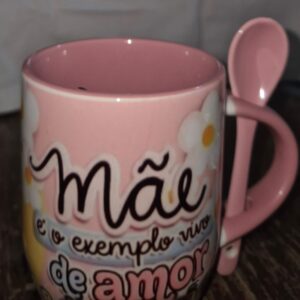 Caneca com colher colorida